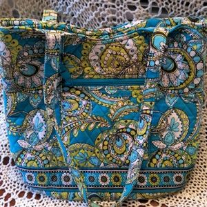 Vera Bradley Peacock Pattern Tote with magnetic closure